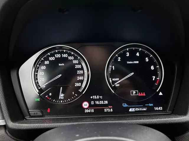 BMW X2 xDrive25e High Executive 2023 Hybride Benzine 24