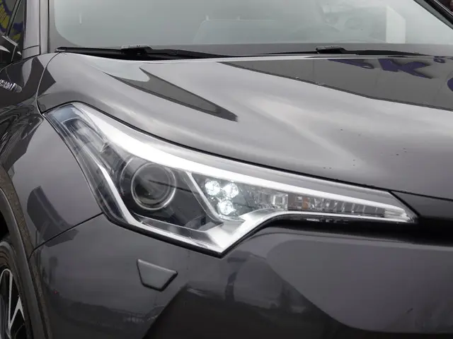Toyota C-HR 1.8 Hybrid Dynamic 2018 Hybride Benzine 13