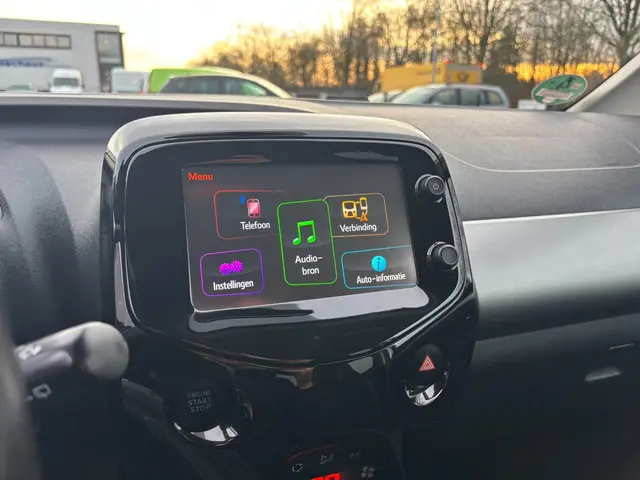 Peugeot 108 1.0 e-VTi Allure 2018 Benzine 17