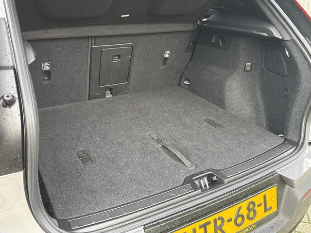 Volvo XC40 2.0 B4 Plus Dark 2025 Benzine 25