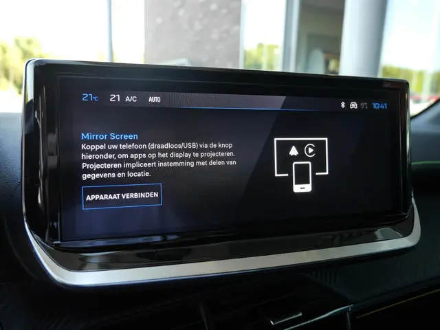 Peugeot 208 1.2 Hybrid 110 e-DCS6 GT 2025 Benzine 25