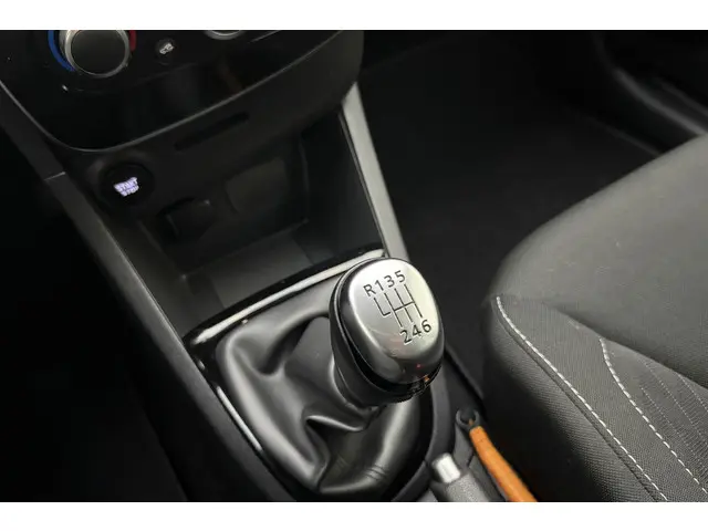 Renault Clio 1.2 TCe Limited 2018 Benzine 25