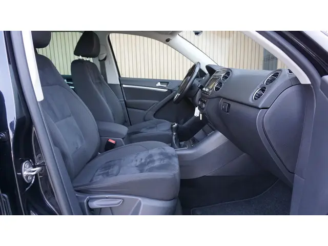 Volkswagen Tiguan 1.4 TSI 122pk Sport&Style 2012 Benzine 10