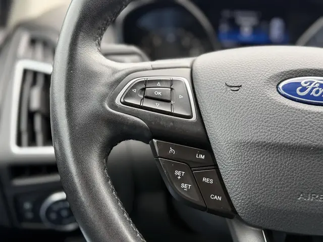 Ford Focus 1.0 Titanium Edition 2015 Benzine 18