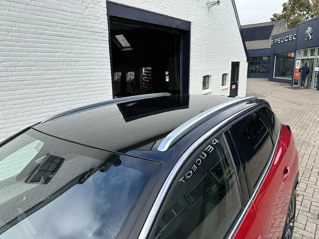 Peugeot 3008 1.6 HYbrid 225 GT 2023 Hybride Benzine 48