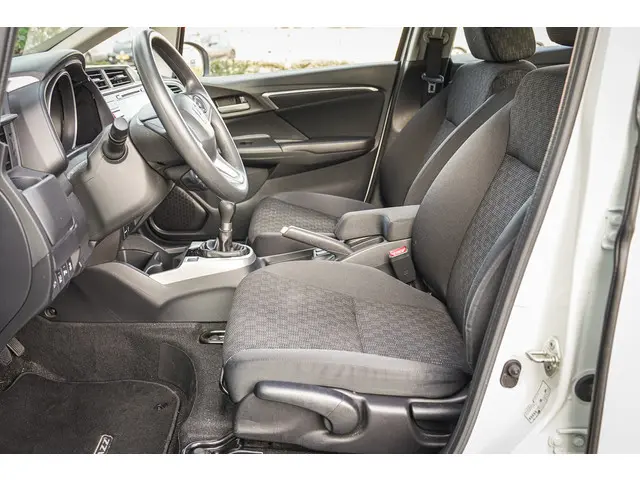 Honda Jazz 1.3i VTEC COMFORT 2017 Benzine 26