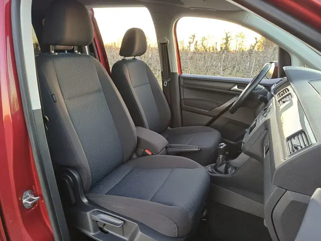 Volkswagen Caddy Maxi 1.0 TSI Comfortline 2016 Benzine 30