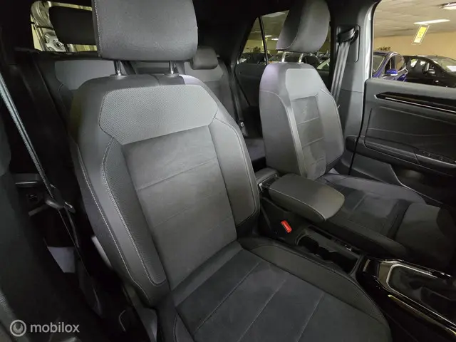 Volkswagen T-Roc 1.5 TSI R-Line 2023 Benzine 17