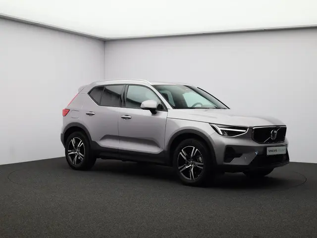 Volvo XC40 B3 163PK Core Business Edition 2025 Benzine 25
