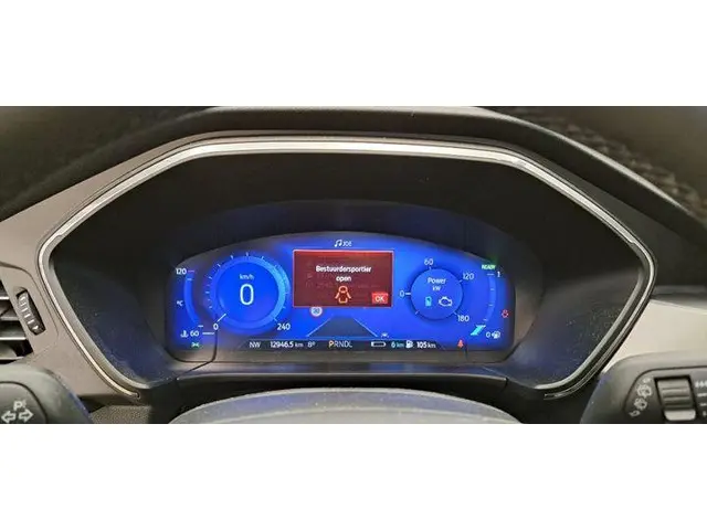 Ford Kuga 2.5 PHEV Titanium 2024 Hybride Benzine 16
