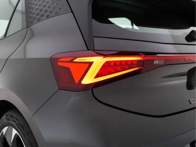 CUPRA Born Adrenaline 62 kWh [ 3-Fase ] 2023 Elektrisch 33