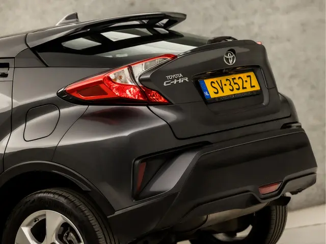 Toyota C-HR 1.2 Design 2018 Benzine 21