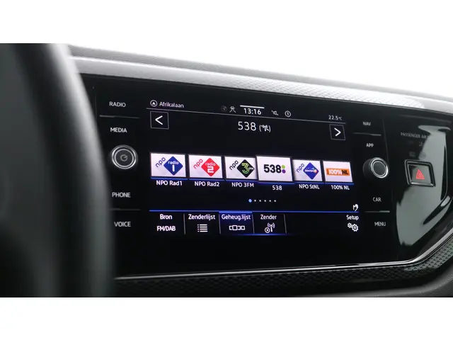 Volkswagen Polo 1.0 TSI 95pk Life Business 2023 Benzine 23