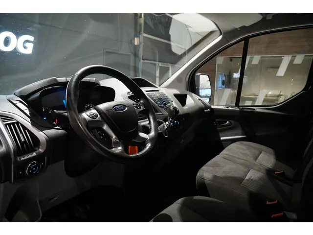 Ford Transit Custom 3
