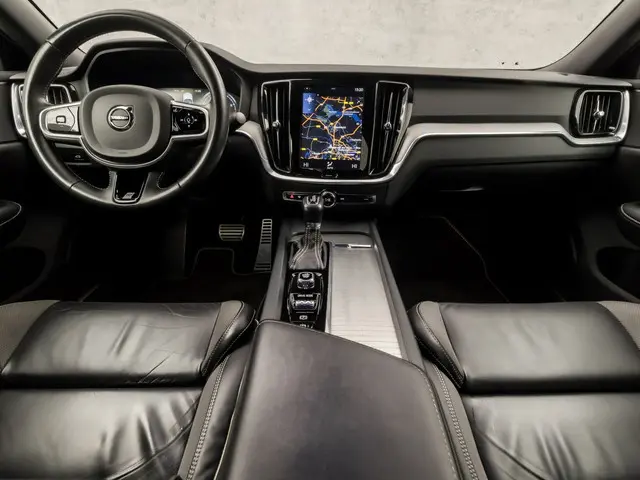 Volvo S60 2.0 T4 R-Design 2020 Benzine 6