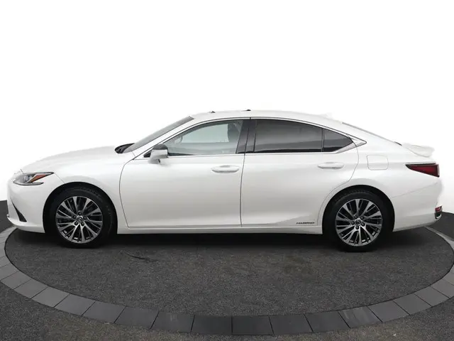 Lexus ES 3