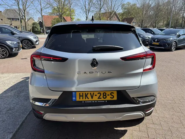 Renault Captur 1.3 TCe 140pk EDC Techno 2024 Benzine 6
