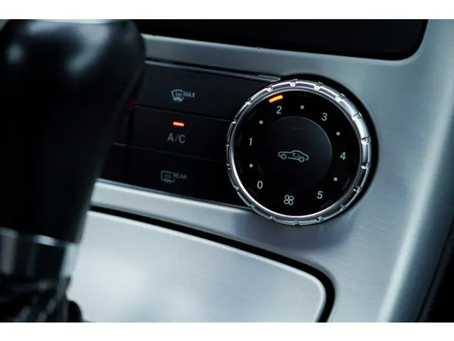 Mercedes-Benz SLK AMG 55 2012 Benzine 41