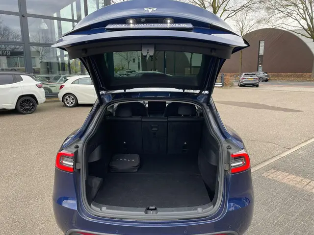 Tesla Model Y Long Range AWD 75 kWh 2022 Elektrisch 25