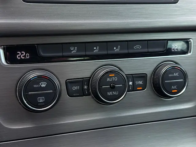 Volkswagen Golf 1.0 TSI CarPlay Camera LED 2017 Benzine 13