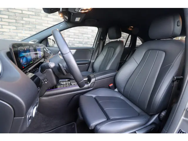 Mercedes-Benz GLA 250 e Style 2022 Hybride Benzine 7