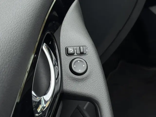 Nissan QASHQAI 1.3 DIG-T N-Connecta 2020 Benzine 24