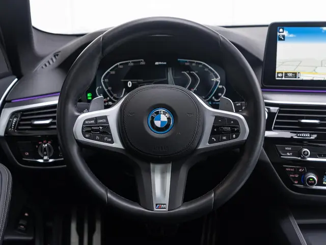 BMW 5 Serie Touring 530e 2024 Hybride Benzine 8