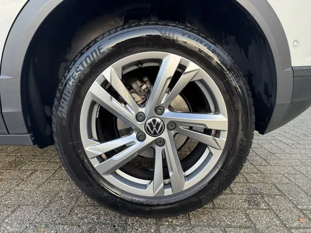 Volkswagen T-Roc 1.0 TSI 110pk 75 Edition 2022 Benzine 7