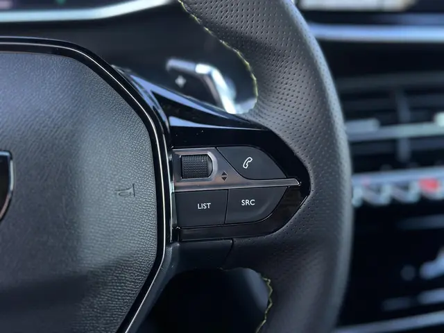 Peugeot 2008 1.2 Hybrid 145 GT 2026 Hybride Benzine 34