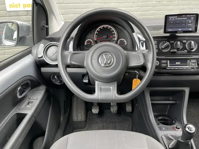 Volkswagen up! 1.0 MOVE UP! BLUEMOTION 2014 Benzine 4