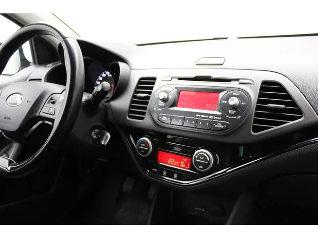 Kia Picanto 1.0 CVVT X-treme 2015 Benzine 29