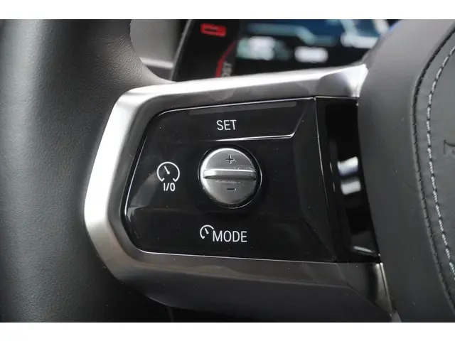 BMW 7 Serie M760e xDrive 2023 Hybride Benzine 34