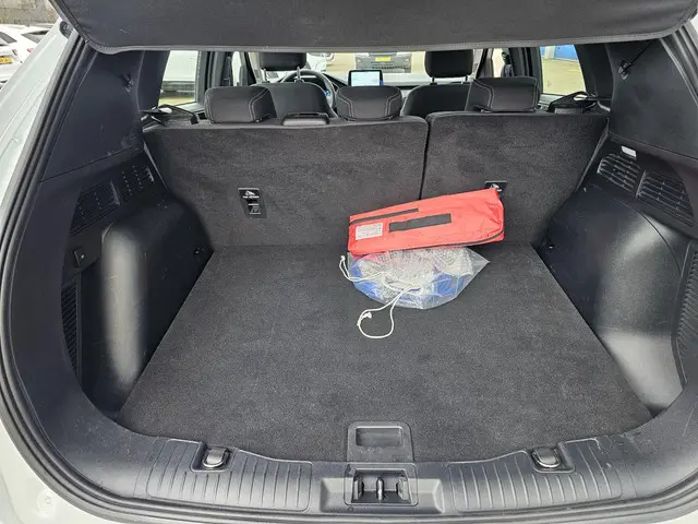 Ford Kuga 2.5 PHEV Titanium 2022 Hybride Benzine 11