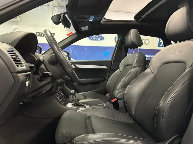 Audi Q3 1.4 TFSI CoD Sport S Line Edition 2017 Benzine 14