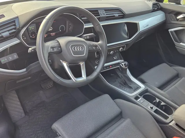 Audi Q3 45 TFSI e Advanced edition 2022 Hybride Benzine 4