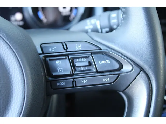 Toyota Yaris 1.5 Hybrid Executive 2022 Hybride Benzine 10