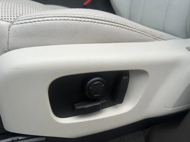 Land Rover Discovery 2.0 Td4 HSE 7p. 2017 Diesel 24