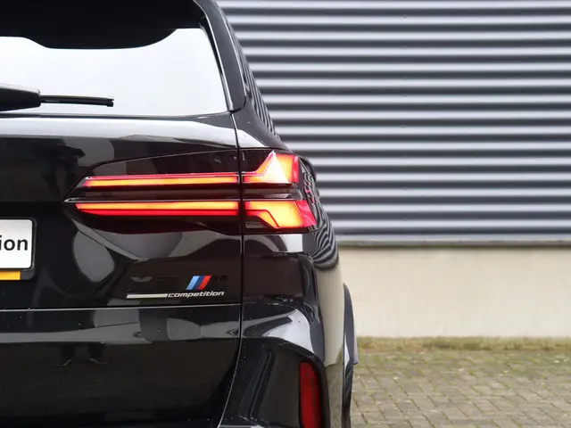 BMW X5 M Competition 2025 Benzine 51