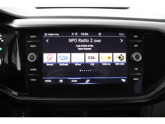 Volkswagen T-Cross 1.0 TSI 110pk DSG Life 2023 Benzine 23