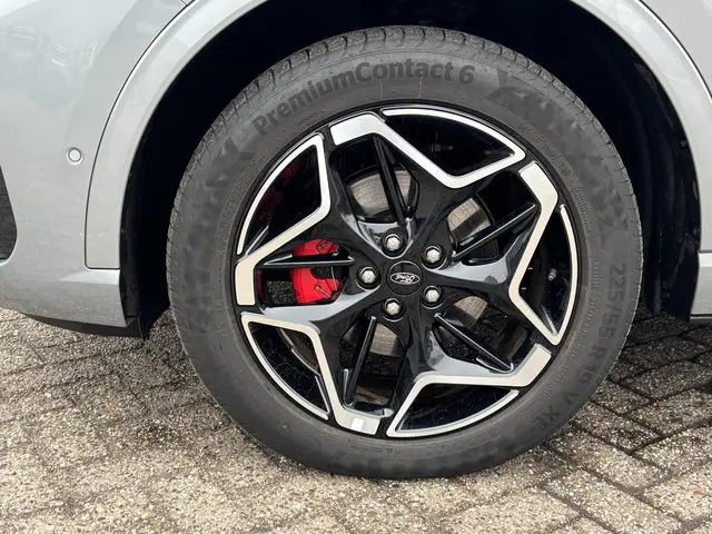 Ford Kuga 2.5 PHEV ST-Line X 2025 Hybride Benzine 9