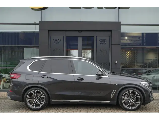 BMW X5 xDrive45e Executive 2022 Hybride Benzine 6