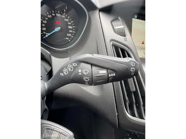 Ford Focus Wagon 1.0 Lease Edition 2017 Benzine 30