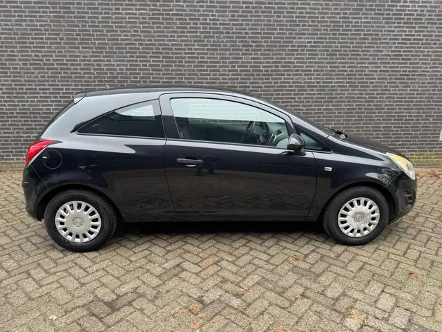 Opel Corsa 1.2 EcoFlex Selection 2013 Benzine 2