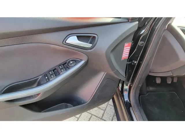 Ford Focus Wagon 1.0 EcoBoost Titanium 2013 Benzine 13