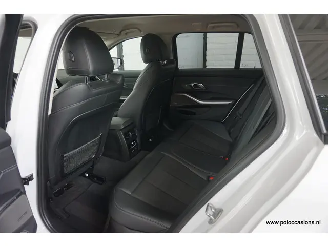 BMW 3 Serie Touring 320i 2020 Benzine 8