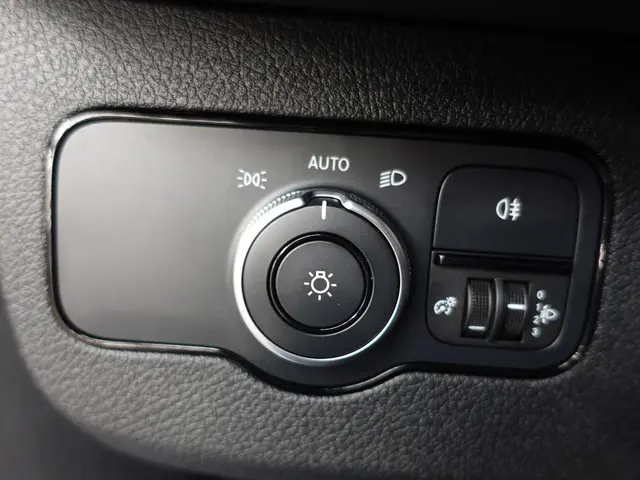 Mercedes-Benz Sprinter 317 L3H2 170PK 2021 Diesel 12