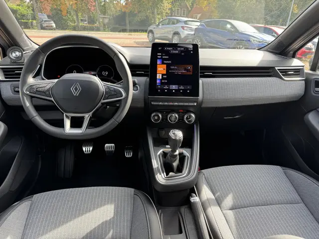 Renault Clio 1.0 TCe 90 GPF Techno 2025!! 2025 Benzine 12