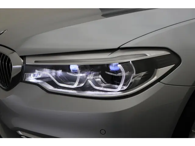 BMW 5 Serie Touring 520i High Executive 2018 Benzine 29