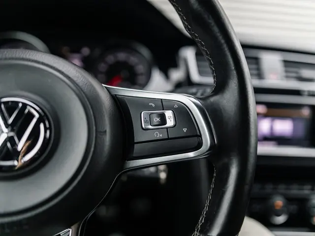 Volkswagen Golf 1.4 TSI Highline 2xR-line 2014 Benzine 26