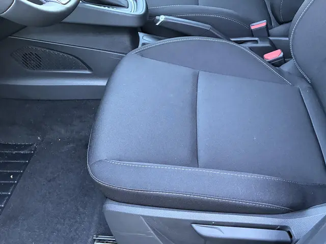 Mitsubishi Colt 1.6 HEV Intense 2026 Hybride Benzine 15